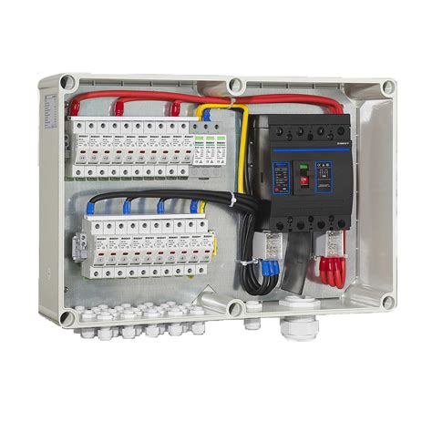 solar combiner box with disconnect